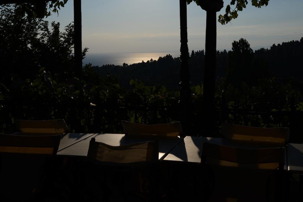 Guesthouse Parthenon Bagian luar foto